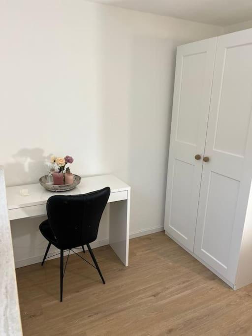 Moderne Gemuetliche Ferienwohnung In FDH Esterno foto