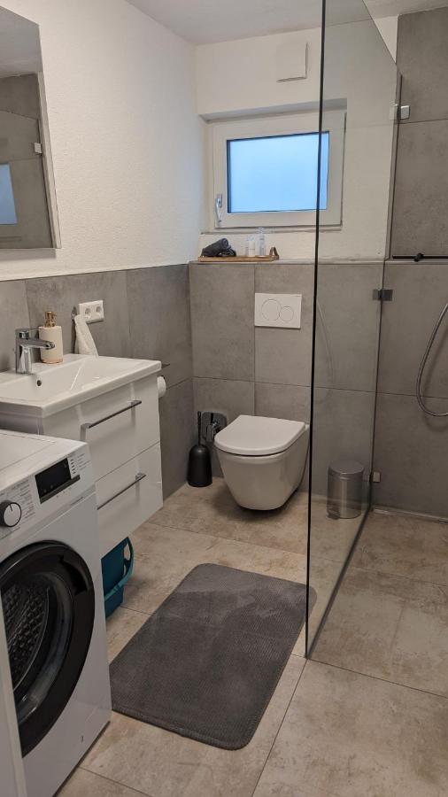Moderne Gemuetliche Ferienwohnung In FDH Esterno foto
