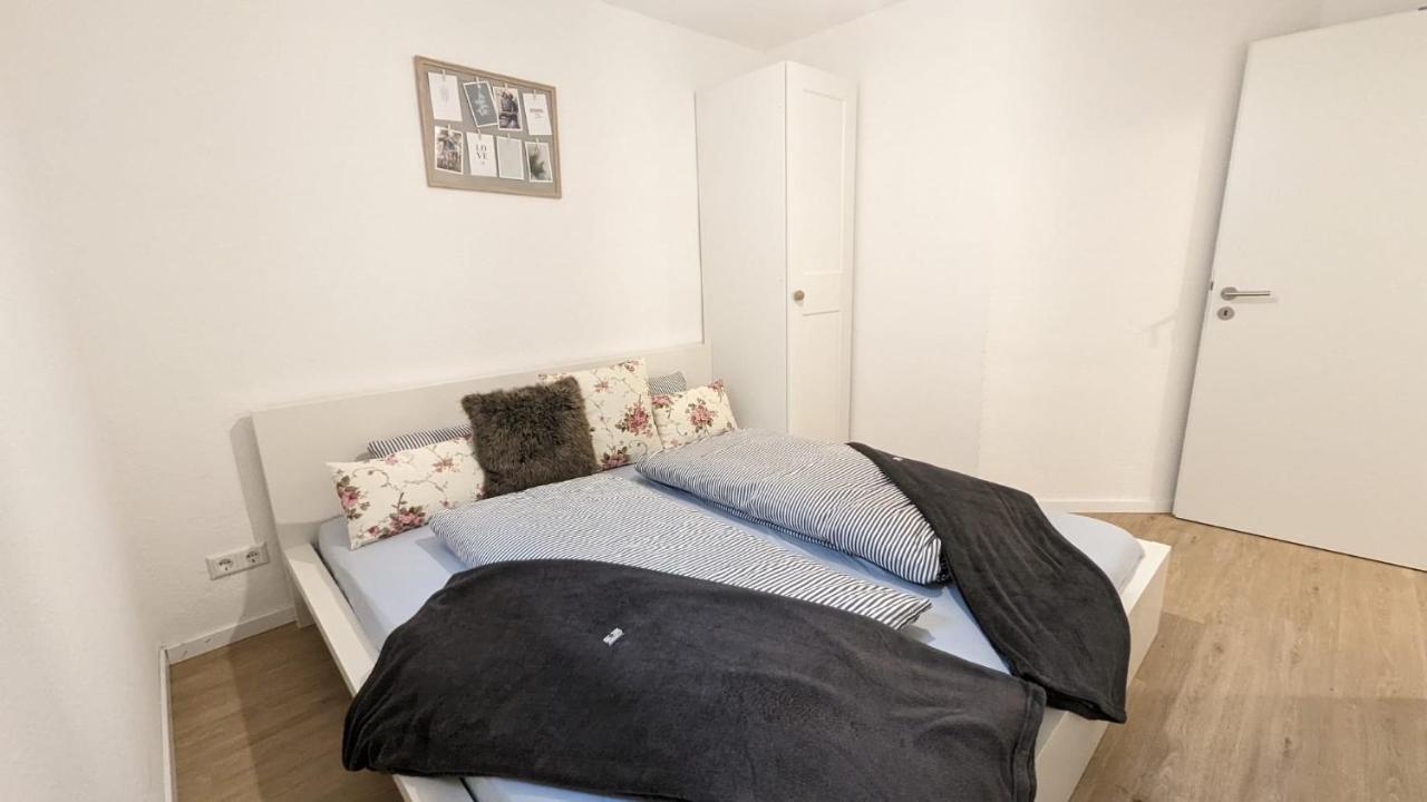 Moderne Gemuetliche Ferienwohnung In FDH Esterno foto